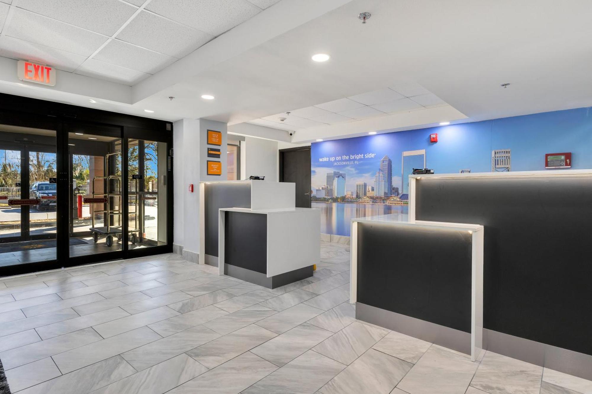 La Quinta Inn & Suites By Wyndham Jacksonville Mandarin Εξωτερικό φωτογραφία