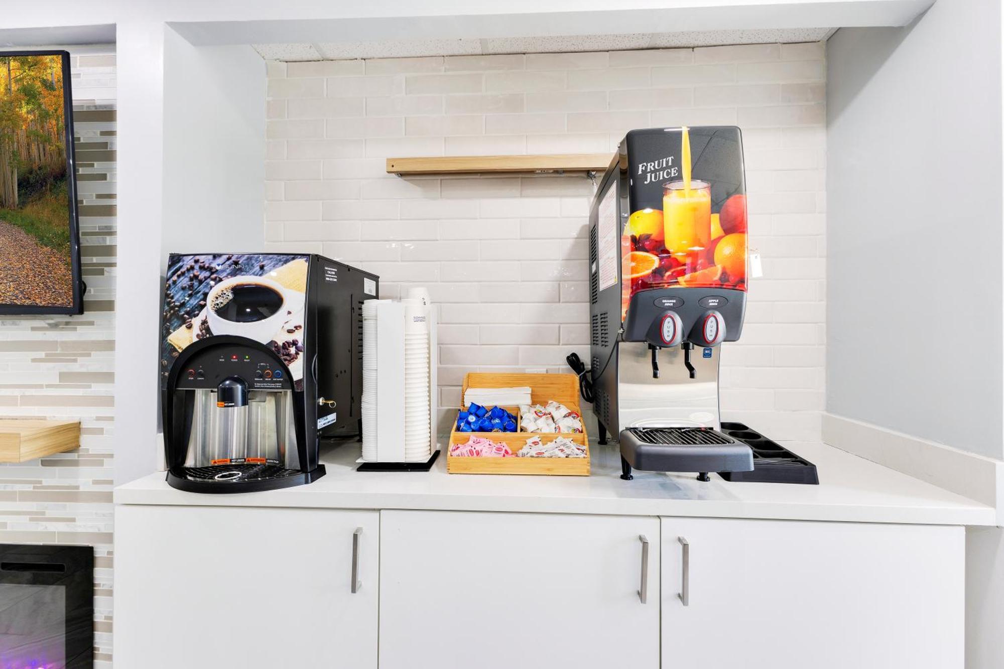 La Quinta Inn & Suites By Wyndham Jacksonville Mandarin Εξωτερικό φωτογραφία